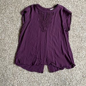 Plum colored tank top with lace detail, EUC, work 3 times